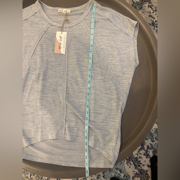 New In Boutique Brand Hi-Low  T-Shirt Size Small NWT - Picture 8 of 9